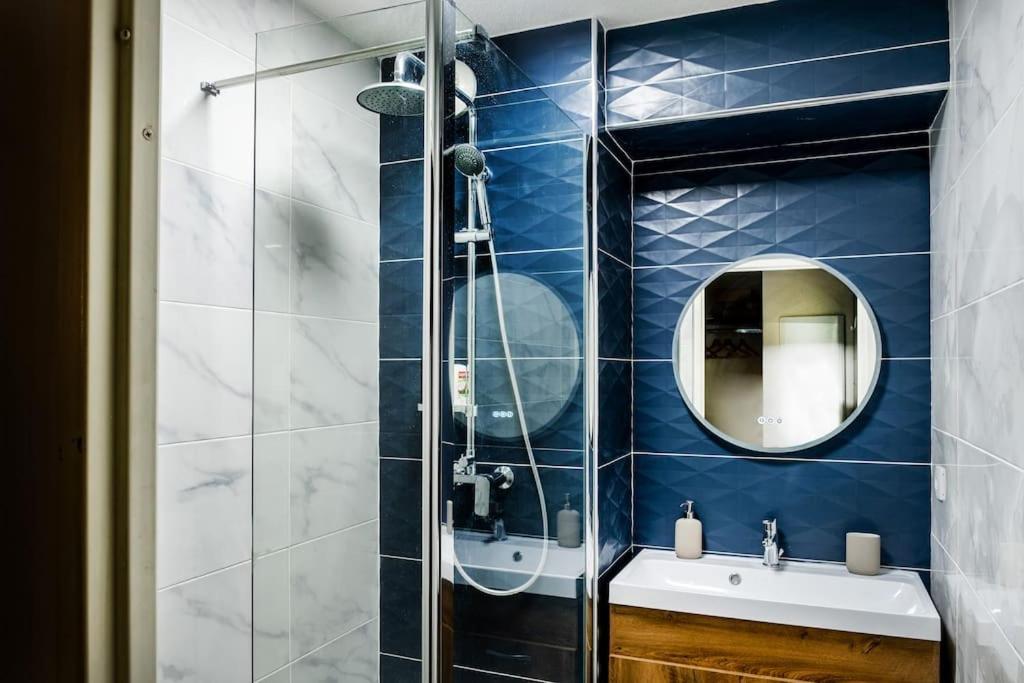 Lourde Center Apartment 3 Bed With Parking 卢德 外观 照片