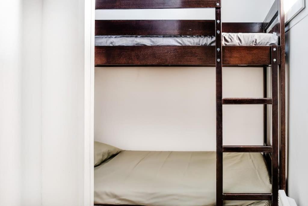 Lourde Center Apartment 3 Bed With Parking 卢德 外观 照片