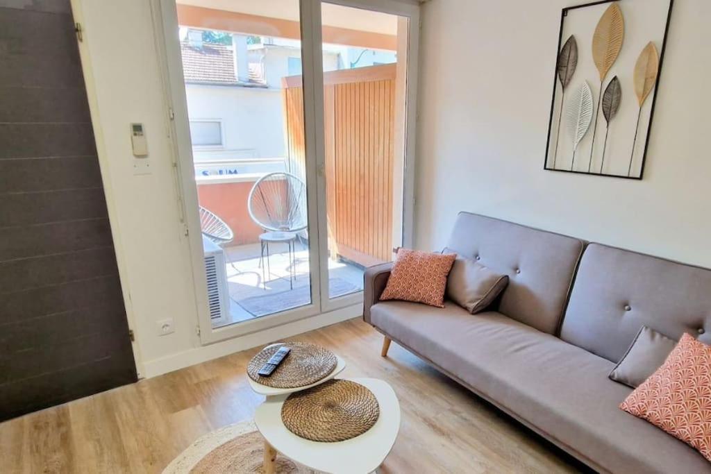 Lourde Center Apartment 3 Bed With Parking 卢德 外观 照片